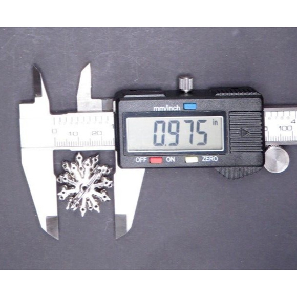 Vintage Rhinestone Brooch Pin Silver Tone Starburst Small and Beautiful! - Picture 4 of 5